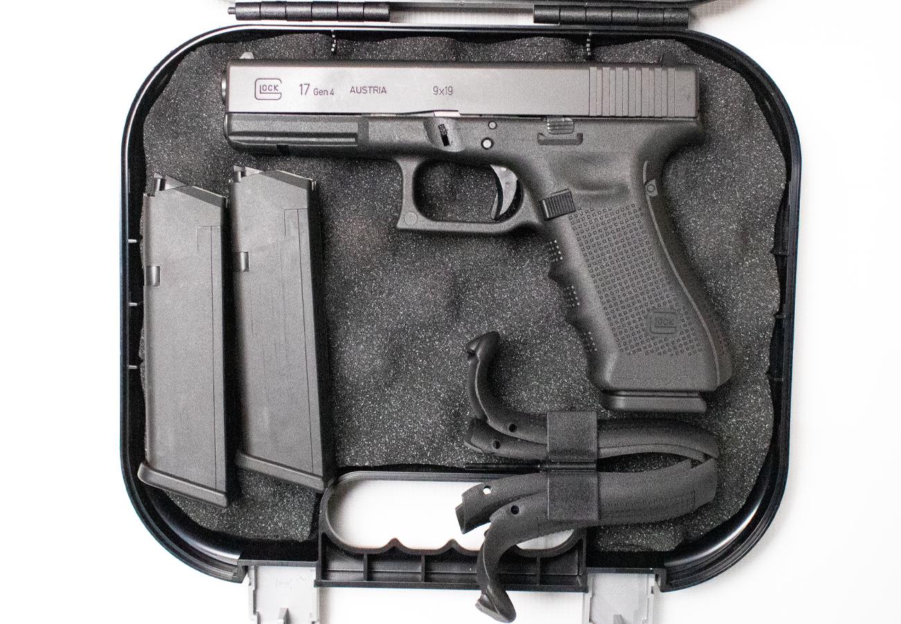 GLOCK 17 Gen4 9mm Police Trade-In Semi-Auto Pistol with Three Magazines